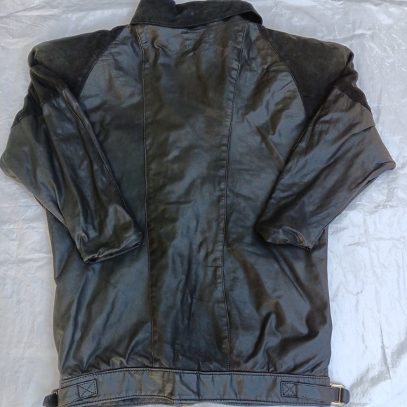 Men's Black Puffer Jacket - Picture 3 of 3